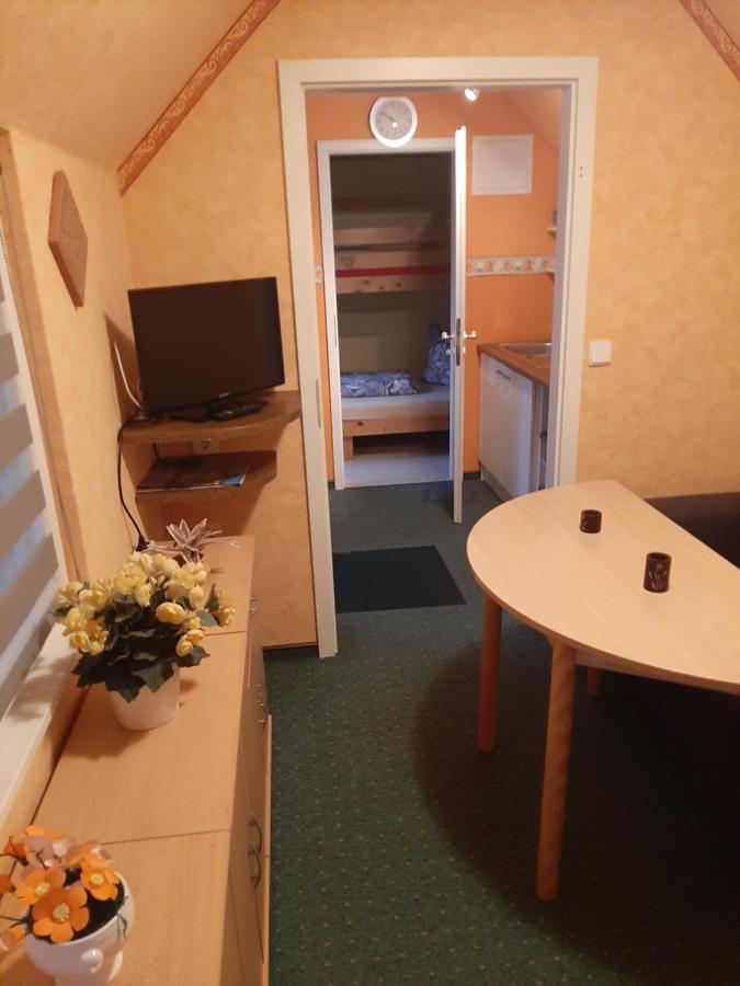 Appartement Ferienunterkuenfte Wesenberg Extérieur photo